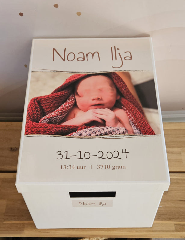Geboortedoos met naam, foto en geboortegegevens-nougat