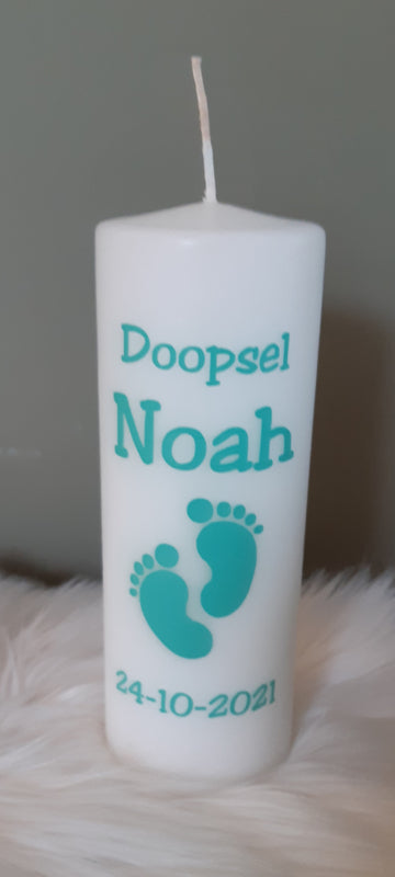 Doop- of geboortekaars met naam Voetjes jongen