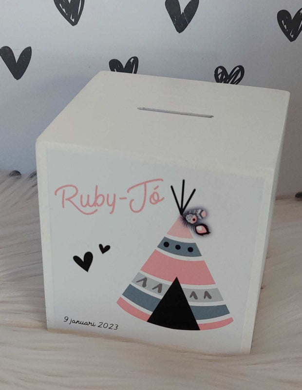 houten spaarpot met naam tipi tent roze