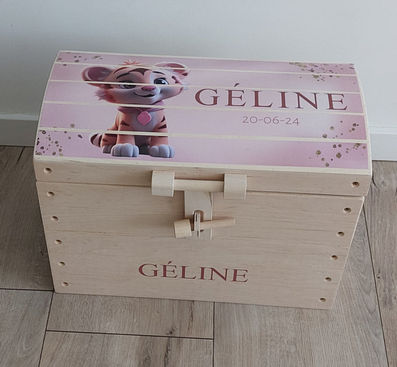 Naturel houten speelgoedkist met naam 'Schattig Tijgertje'