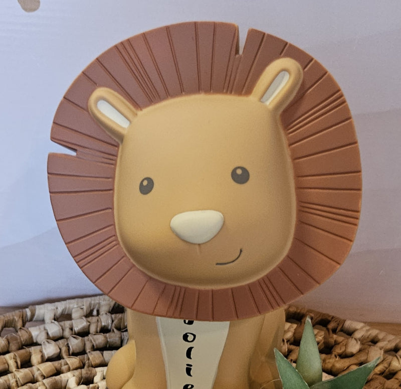 ''Atelier Pierre'' spaarpot Hakuna de Leeuw (met naam)