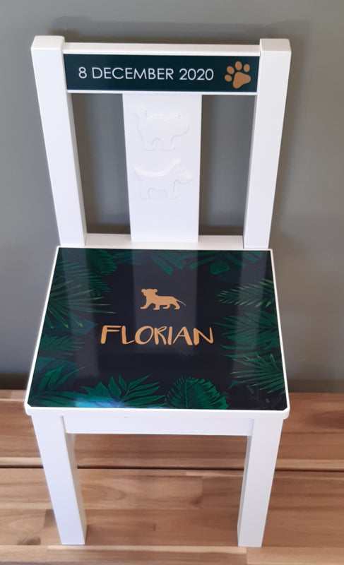 Stoeltje met naam en Jungle look