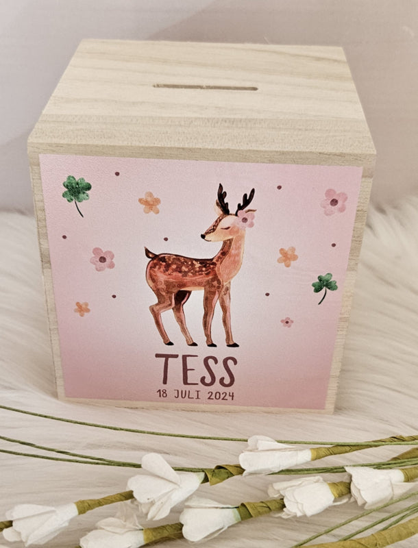 houten spaarpot met naam en Hertje