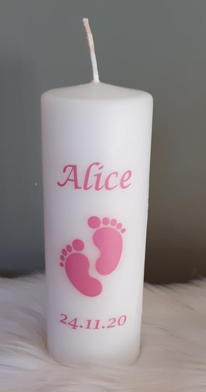 Doop- of geboortekaars met naam Voetjes meisje