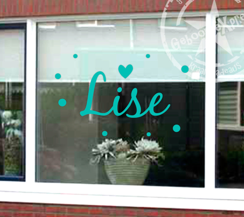 Raamsticker met naam 'stipjes en hartje'