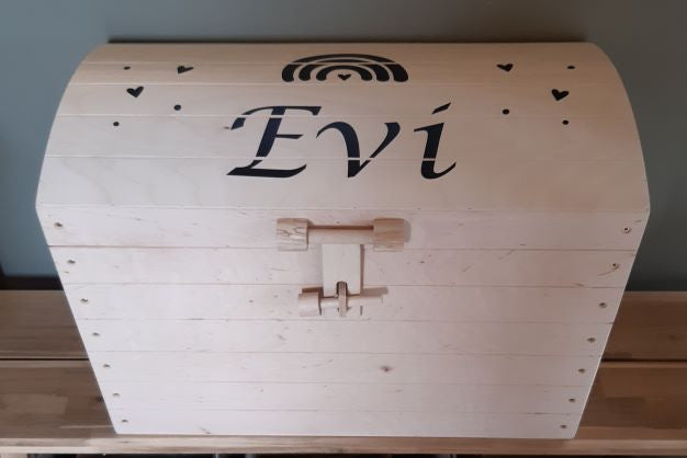 Naturel houten speelgoedkist met naam ''Regenboog''