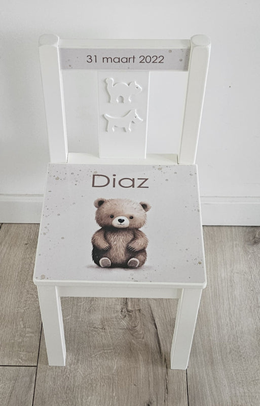 Stoeltje met naam en Schattig beertje