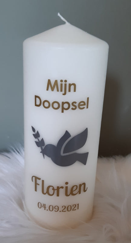 Doop- of geboortekaars met naam Vredesduif