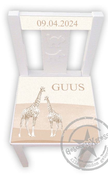 Stoeltje met naam en Giraffe sepia