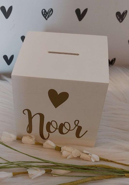 houten spaarpot met naam en hart