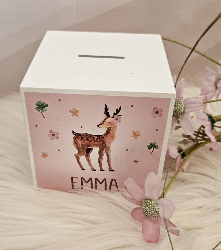 houten spaarpot met naam  en Hertje