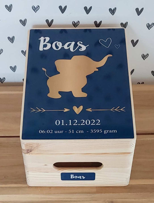 Houten opbergkist met  babyolifantje