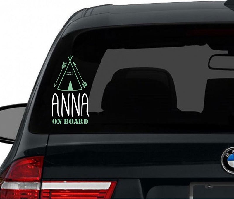 Autosticker baby tipi tent - Jongen of Meisje, kleuren aan te passen