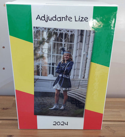 Bewaar-, herinneringsdoos Carnaval ''Adjudant''