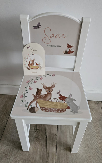 Geboortestoeltje met geboortekaartje (dichte rugleuning)