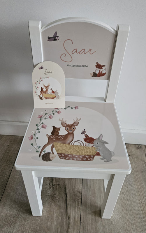 Geboortestoeltje met geboortekaartje (dichte rugleuning)