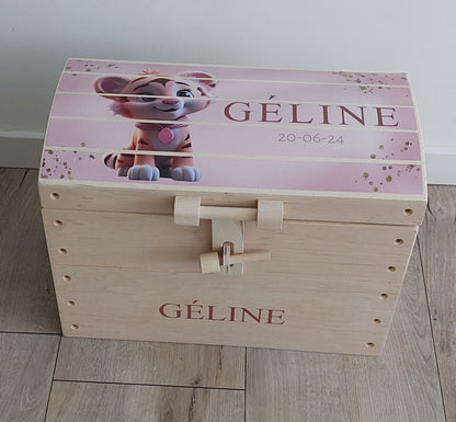 Naturel houten speelgoedkist met naam 'Schattig Tijgertje'