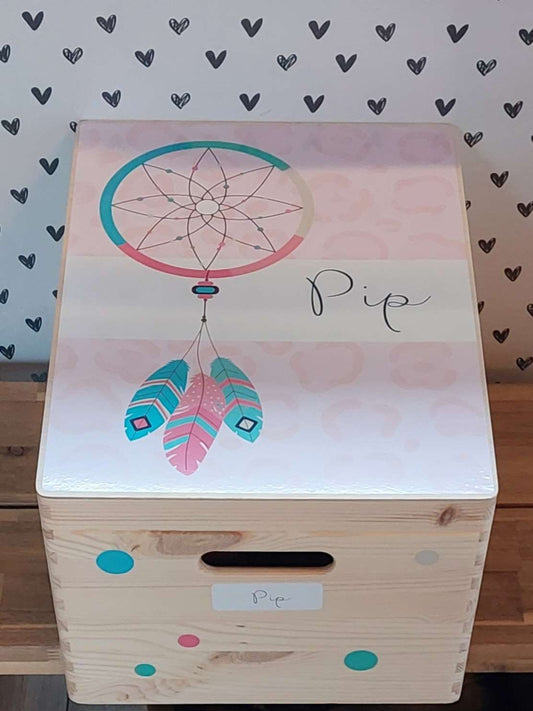 Houten herinneringskist met naam  ''Dreamcatcher Bohemian''