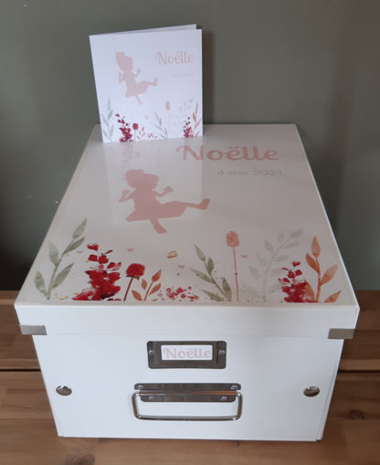 Bewaardoos met naam van geboortekaartje