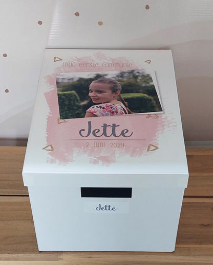 Communiedoos met naam, ''foto en grote driehoekjes'' roze