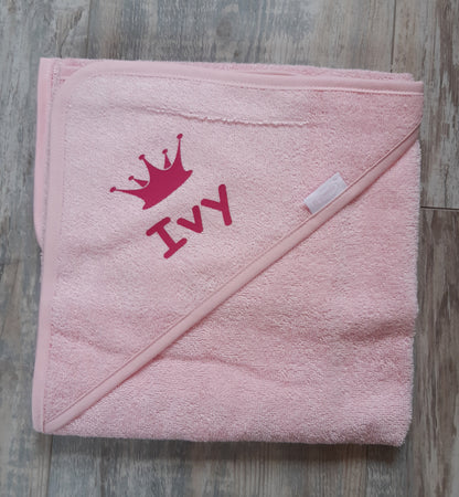 Badcape/ omslagdoek met naam 'zacht roze' diverse afbeeldingen