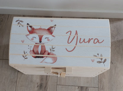 Naturel houten speelgoedkist met naam 'Schattig Vosje'