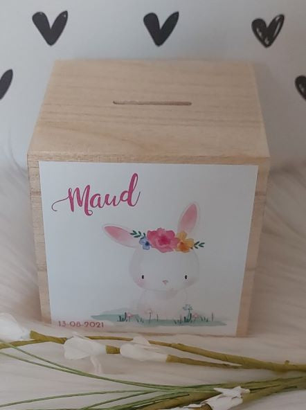 houten spaarpot met naam  en schattig konijntje