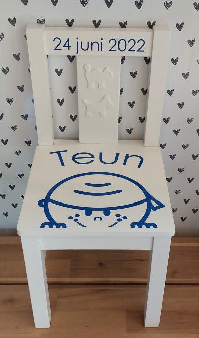 Stoeltje met naam en Jongenshoofdje