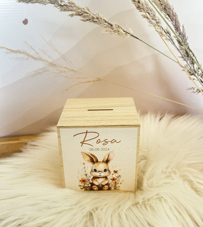 houten spaarpot met naam  en lieflijk konijntje