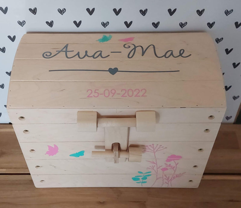 Naturel houten speelgoedkist met naam 'Wildflowers'