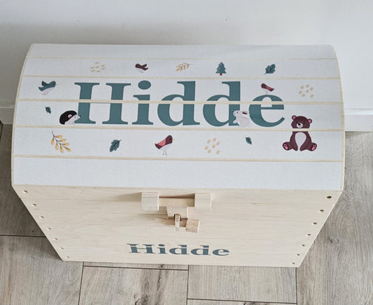 Naturel houten speelgoedkist met naam 'Het Bos'