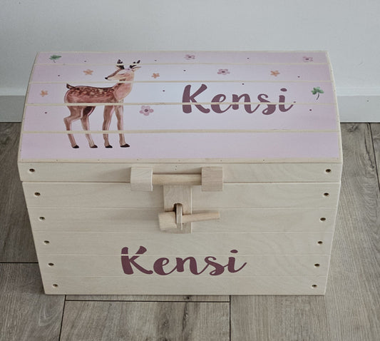 Naturel houten speelgoedkist met naam 'Hertje'
