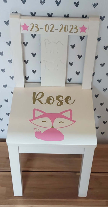 Stoeltje met naam en Babyvosje