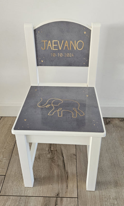 Stoeltje met naam en Olifant silhouette