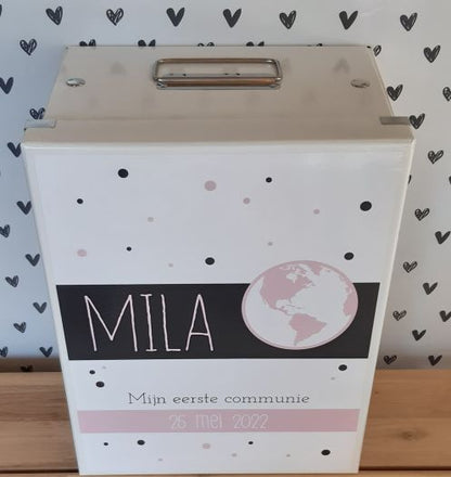 Communiedoos met naam ''wereldbol'' meisje