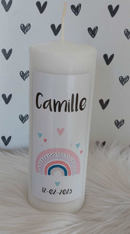 Doop- of geboortekaars met naam Regenboog roze