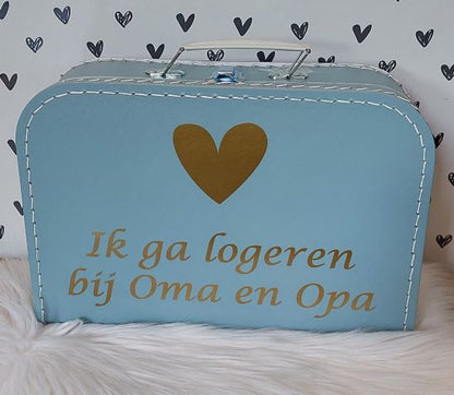 Koffertje ''ik ga logeren bij oma en opa'' div. kleuren