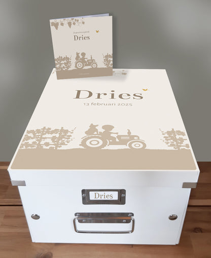 Bewaardoos met naam van geboortekaartje