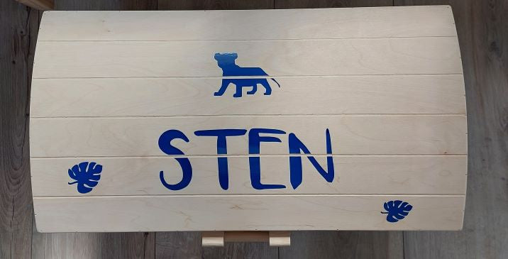 Naturel houten speelgoedkist met naam ''Tijgertje''