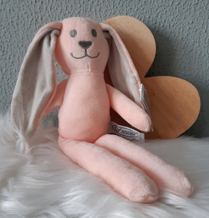 koffertje 'kleine Hartjes met naam en knuffelkonijn