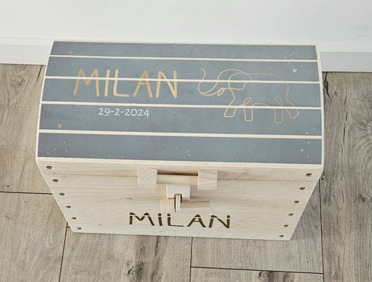 Naturel houten speelgoedkist met naam 'Olifant silhouette'